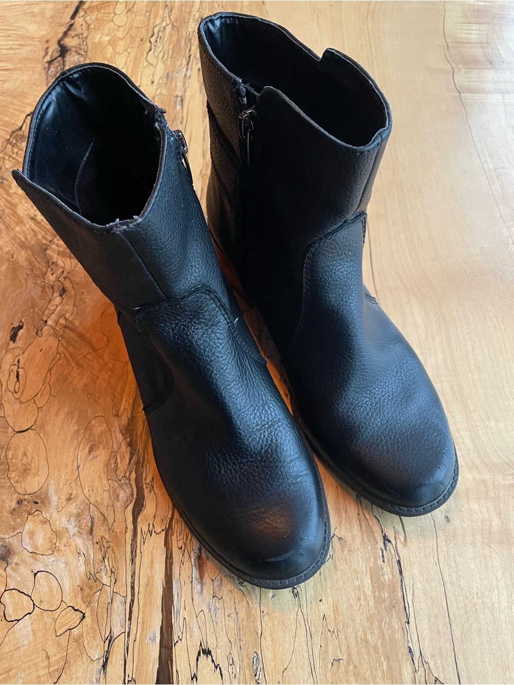 Anne Klein Women’s Black Leather Zip Ankle Boots